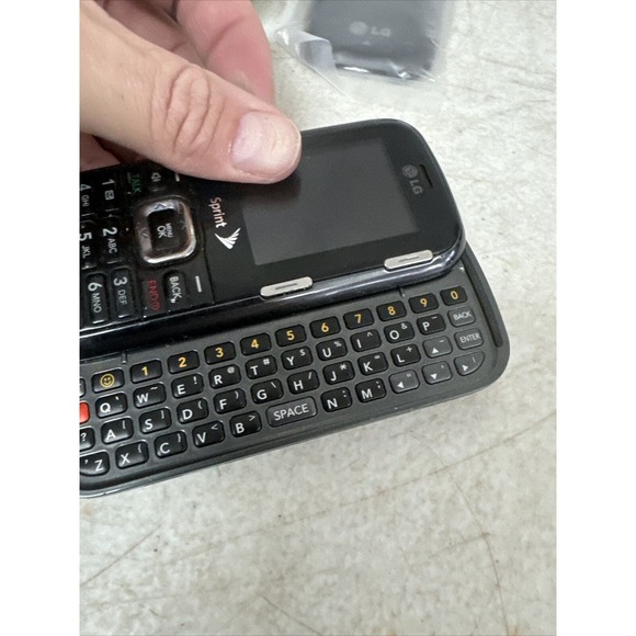 LG Rumor 2 (Sprint) Slide Phone - Vintage With Battery Box Manual - Picture 5 of 8